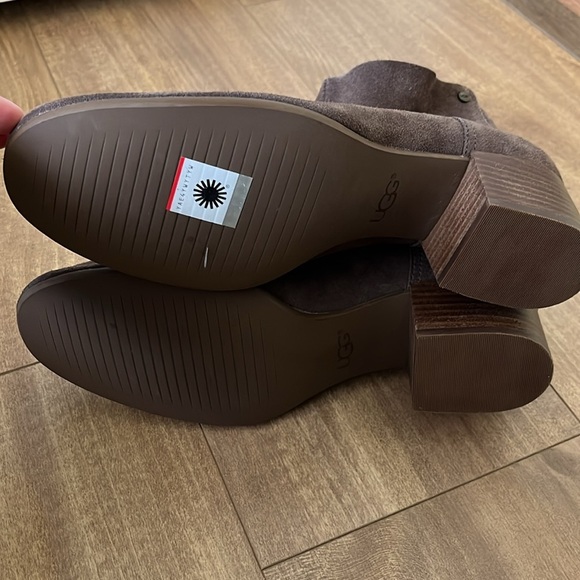 NWOT UGG Bandera Booties Ankle Boots Brown Suede Size 9 - Picture 5 of 8